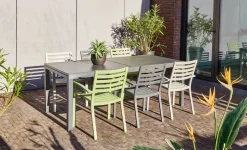 Brico Central Park Tuinstoel Stapelbaar Aluminium Olijfgroen 61,5X57,5X85,5Cm- Tuinstoelen