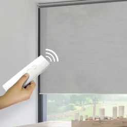 Brico Madeco Grey Gemotoriseerd Lichtdoorlatend Rolgordijn E-Roll Grijs 120X250Cm- Rolgordijnen