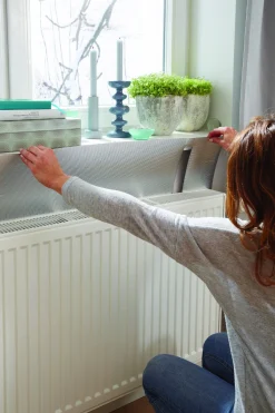 Isolatiefolie|Brico Tesa Radiatorfolie Thermo Cover - Kunststof - Rd Waarde 2,5M² K/W - 1Mm - 70X100Cm - 0,7M²